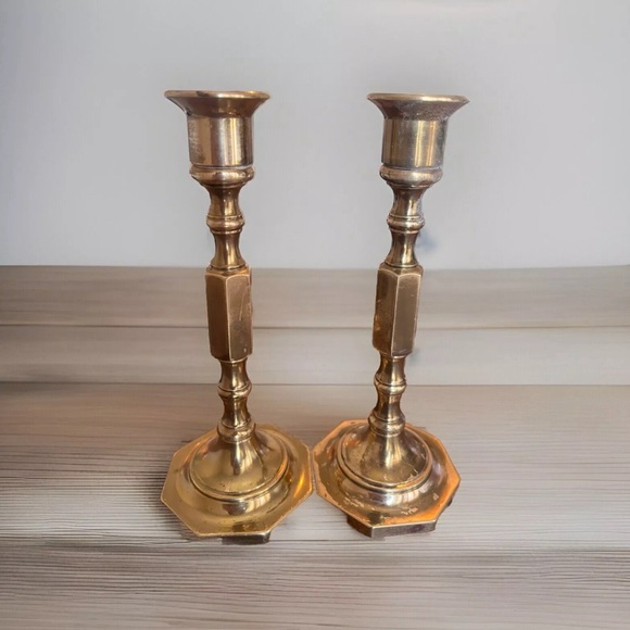 2 Vintage Brass Candlesticks Taper Candle Holders 7.75” high - Picture 3 of 4